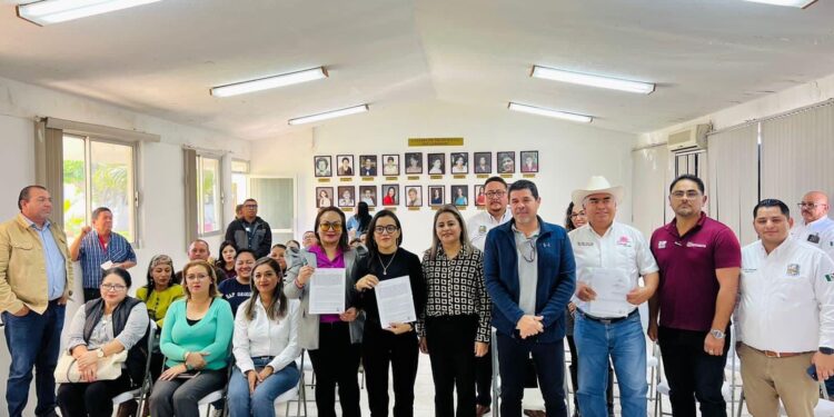 FIRMA SEDIF CONVENIO PARA ATENCIÓN OPORTUNA Y DE CALIDAD DE LA PRIMERA INFANCIA