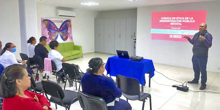 CAPACITÓ SALUD A PERSONAL DE LA JURISDICCIÓN SANITARIA LA PAZ SOBRE EL CÓDIGO DE CONDUCTA