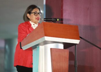 CLAUSURAN GOBERNADOR Y PRESIDENTA DEL SEDIF, CURSOS Y TALLERES DE ICATEBCS