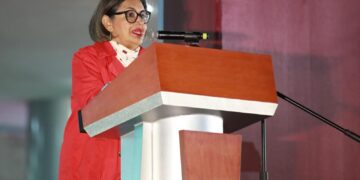 CLAUSURAN GOBERNADOR Y PRESIDENTA DEL SEDIF, CURSOS Y TALLERES DE ICATEBCS