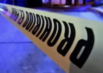 Hombre hiere con arma blanca a joven madre del agresor fue testigo y falleció tras sufrir un infarto.