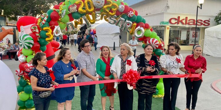 Inicia el Tianguis Navideño 2023 con más de 100 comerciantes