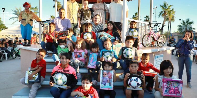 Realizan tercer festival “Navidad en tu Colonia” en El Centenario