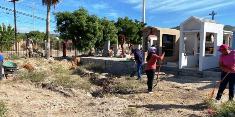 Recolecta Servicios Públicos más de 10 toneladas de basura en los panteones