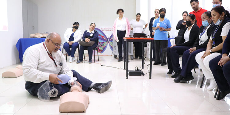 CAPACITÓ SALUD A PERSONAL DE LA JURISDICCIÓN SANITARIA 3 LA PAZ EN RESPUESTA A EMERGENCIAS