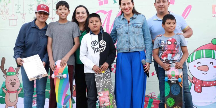 Sonrisas y emoción en el último festival “Navidad en tu Colonia”