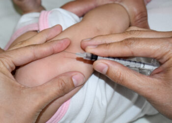 Llama IMSS Baja California Sur a vacunarse contra la influenza estacional  