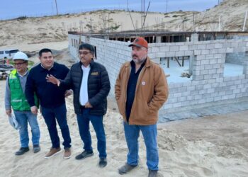 El presidente municipal de Los Cabos Oscar Leggs Castro realizó un recorrido de supervisión por la 1ra etapa de la magna obra, de lo que será el centro de control y monitoreo de la nueva planta desaladora de 250 litros por segundo de agua potable