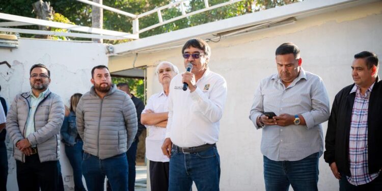 Oscar Leggs Castro, reiteró que continuará trabajando a favor de la educación: “seguiremos apoyando a maestros y estudiantes en lo que se requiera