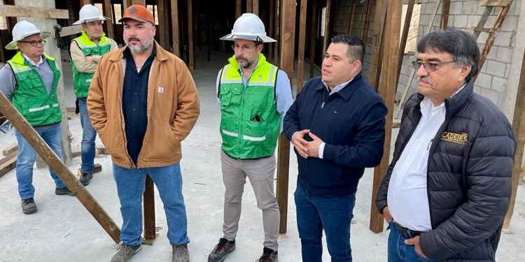 Oscar Leggs Castro realizó un recorrido de supervisión por la 1ra etapa de la magna obra de la nueva planta desaladora