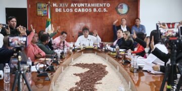 El presidente municipal de Los Cabos Oscar Leggs Castro, encabezó la Vigésima Octava Sesión Pública Ordinaria del Honorable Cabildo