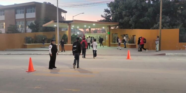 Se implementa la vigilancia en horarios de entrada y salida en turnos matutino y vespertino