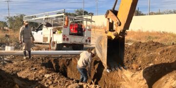 El equipo de Operación y Mantenimiento continúa trabajando en la reparación de fugas de red de agua potable y derrames de aguas negras que se presentan en el municipio.