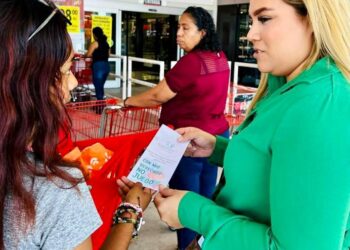 (SIPINNA) en Cabo San Lucas, realizó la entrega de folletos a la población con información y difusión de sus derechos