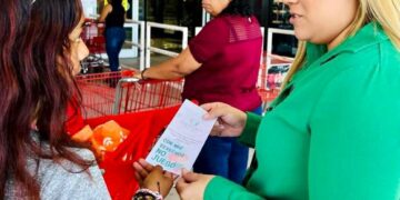 (SIPINNA) en Cabo San Lucas, realizó la entrega de folletos a la población con información y difusión de sus derechos