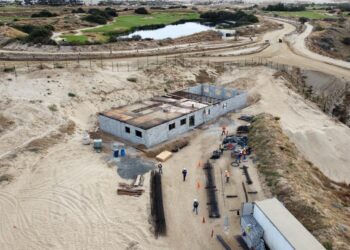 Considerada la obra pública más importante de la última década en el municipio de Los Cabos, la nueva planta desaladora de 250 litros por segundo avanza en su construcción