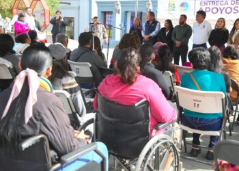 El presidente municipal de Los Cabos Oscar Leggs Castro, acompañado de regidoras y regidores del Honorable Cabildo iniciaron este 2024 con la entrega superior a 70 apoyos