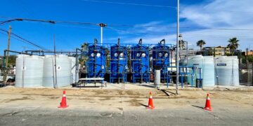 Oscar Leggs Castro encabezó el banderazo y puesta en marcha de la nueva potabilizadora Juárez de 15 litros por segundo de agua potable para beneficio directo de 18 mil 862 habitantes en la zona Centro de Cabo San Lucas