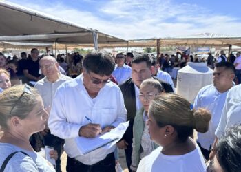 El alcalde Oscar Leggs Castro encabezó la  24ª Audiencia Pública que se desarrolló en la colonia Caribe Bajo de Cabo San Lucas