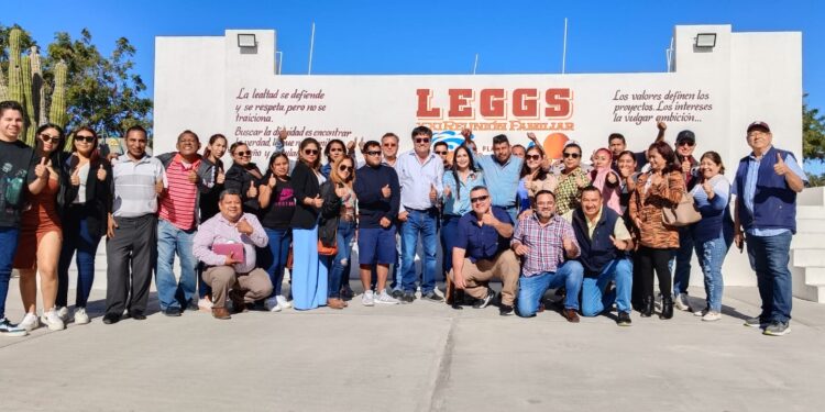 El presidente municipal de Los Cabos Oscar Leggs Castro tuvo un encuentro con representantes de la Confederación Revolucionaria de Obreros y Campesinos (CROC)