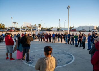 Jornada de limpieza en el espacio recreativo y deportivo de las canchas de usos múltiples anexas al estadio Don Koll en Cabo San Lucas