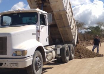 La Coordinación de Servicios Públicos que encabeza Alejandro Marrón, continúa con los trabajos de rehabilitación de las vías que comunican a la población en la zona rural del municipio