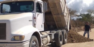 La Coordinación de Servicios Públicos que encabeza Alejandro Marrón, continúa con los trabajos de rehabilitación de las vías que comunican a la población en la zona rural del municipio