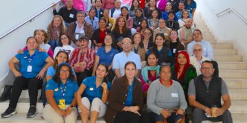 La XIV Administración Municipal a través del SIPINNA Los Cabos, convocó al personal enfocado en atención y servicios dirigidos a niñas y niños a un taller con temas actualizados en relación a la Perspectiva de Derechos de la Niñez y Adolescencia superando una asistencia mayor a 130 personas.