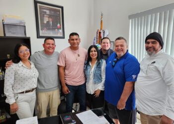 Ricardo Manríquez Castillo, sostuvo una reunión con representantes de la Secretaría de Educación Pública (SEP) y de la Dirección de Educación Física en Baja California Sur, con el propósito de iniciar con los preparativos de los próximos Juegos Deportivos Escolares 2024