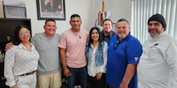 Ricardo Manríquez Castillo, sostuvo una reunión con representantes de la Secretaría de Educación Pública (SEP) y de la Dirección de Educación Física en Baja California Sur, con el propósito de iniciar con los preparativos de los próximos Juegos Deportivos Escolares 2024