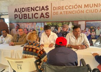 Flora Aguilar de Leggs, el director general Sergio Armando Sánchez Lizárraga, estuvo presente el la 24° Audiencia Pública del XIV Ayuntamiento