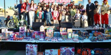 Celebra Ayuntamiento de La Paz magno Festival de Día de Reyes