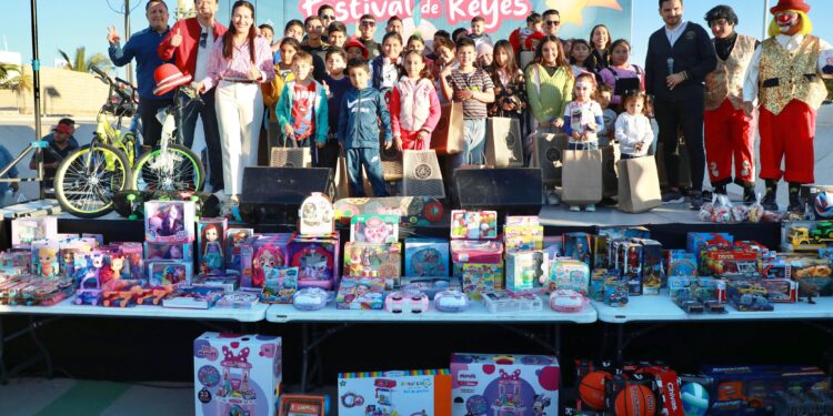 Celebra Ayuntamiento de La Paz magno Festival de Día de Reyes