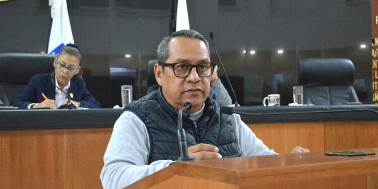 Pide Diputado Luis Armando Díaz mejores condiciones laborales para personal que atiende Caravanas de la Salud