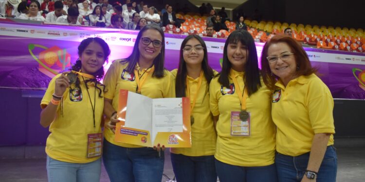 DESTACA BCS EN EXPOCIENCIAS INTERNACIONALES