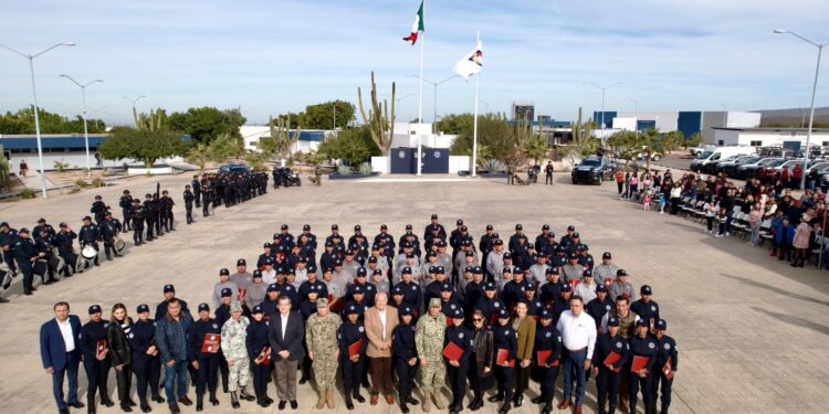 ENCABEZA GOBERNADOR VCC CLAUSURA DE CURSO INICIAL DE 108 ELEMENTOS DE SEGURIDAD PÚBLICA