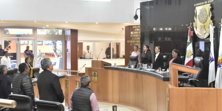 Rinden homenaje póstumo a Álvaro Gerardo Higuera en el Poder Legislativo de BCS