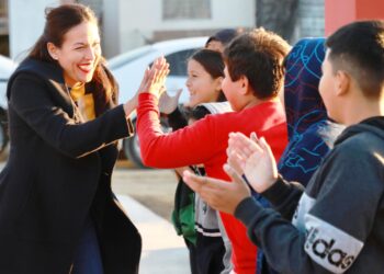 Inaugura Alcaldesa rehabilitación del Parque de Perla del Golfo