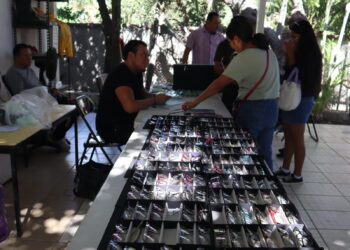 Una jornada más de la Campaña Visual permanente, donde se atendió a cientos de personas de todas las edades dotándoles de lentes graduados a bajo costo.