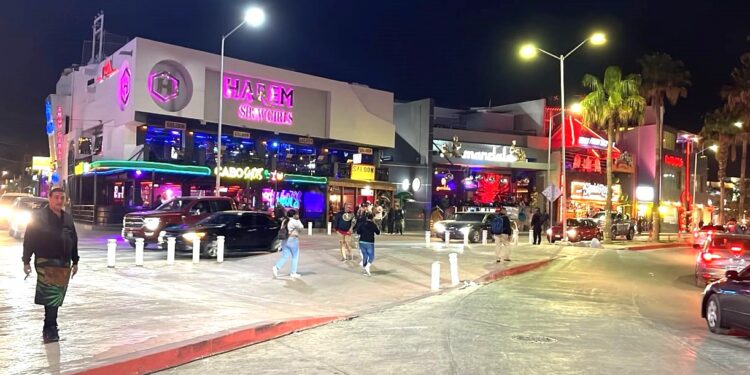 El equipo de la Coordinación de Inspección Fiscal en Cabo San Lucas, implementa esquemas de vigilancia permanentes para conservar el orden y la seguridad en la comunidad.