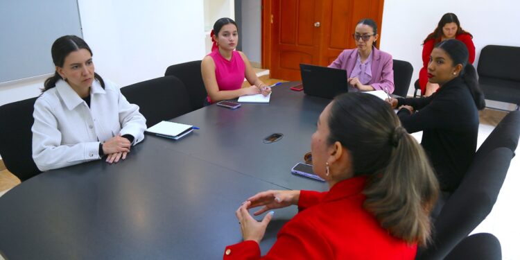 La primera reunión informativa dirigida a la conmemoración del 08 de marzo “Día Internacional de la Mujer”.