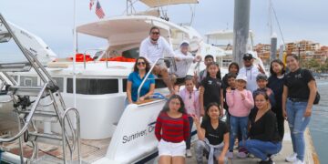 Programa de Atención Para Menores y Adolescentes en Riesgo (PAMAR), dio la oportunidad a 10 niñas, niños y adolescentes de tener un paseo recreativo y avistamiento de ballenas por la bahía de Cabo San Lucas.