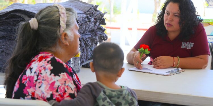 Jornada social “DIF en tu Colonia”, atendiendo a más de 100 personas de manera directa.