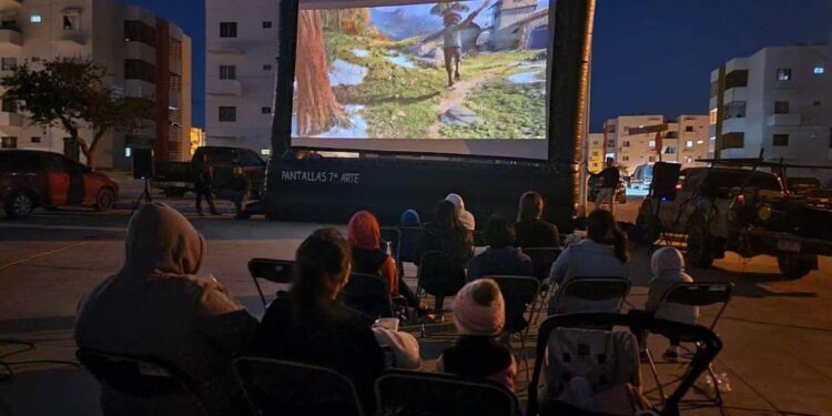 La Casa de la Cultura Profra. Nieves Trasviña, llevó a cabo el programa permanente “Cine en tu Comunidad”