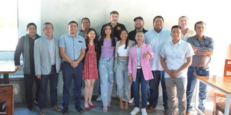 Se reúne la presidenta de la Comisión del Deporte con Cronistas Deportivos en su día