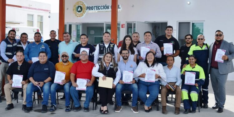 Entrega Protección Civil Municipal 17 certificaciones de terceros acreditados
