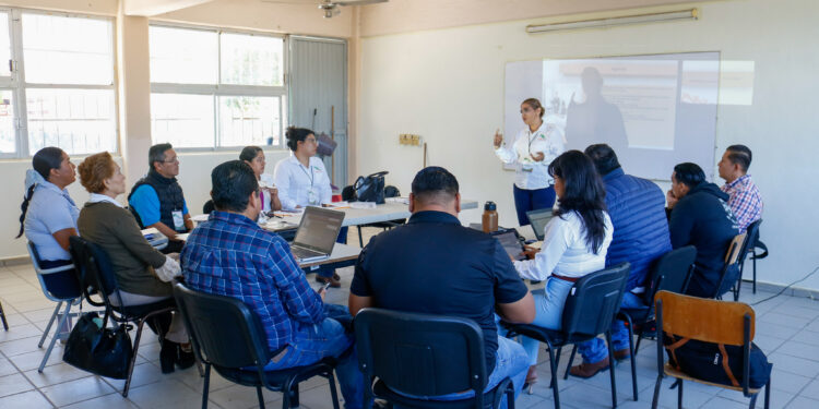 CULMINAN JORNADAS DE CAPACITACIÓN EN EL CECYTE BCS 