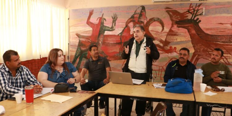 CONSOLIDAN DOCENTES DE BCS PLANES Y PROGRAMAS DE LA NEM, EN CONSEJO TÉCNICO 