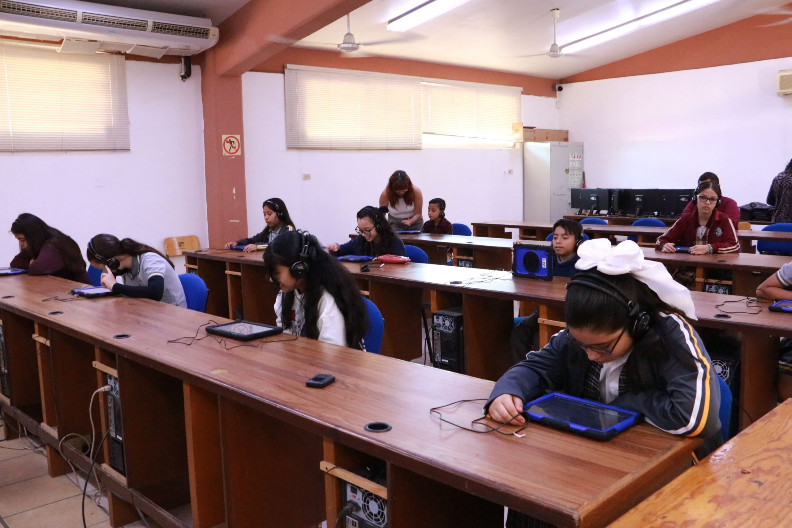 CERTIFICA SEP EN DOMINIO DEL INGLÉS A 30 DOCENTES Y 120 ALUMNOS