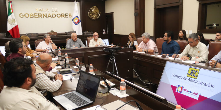 CONTINÚA GOBIERNO DEL ESTADO MEJORANDO CAMINOS RURALES EN LOS CINCO MUNICIPIOS